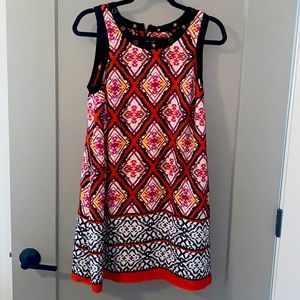 Retro 80s dress; excellent for summer